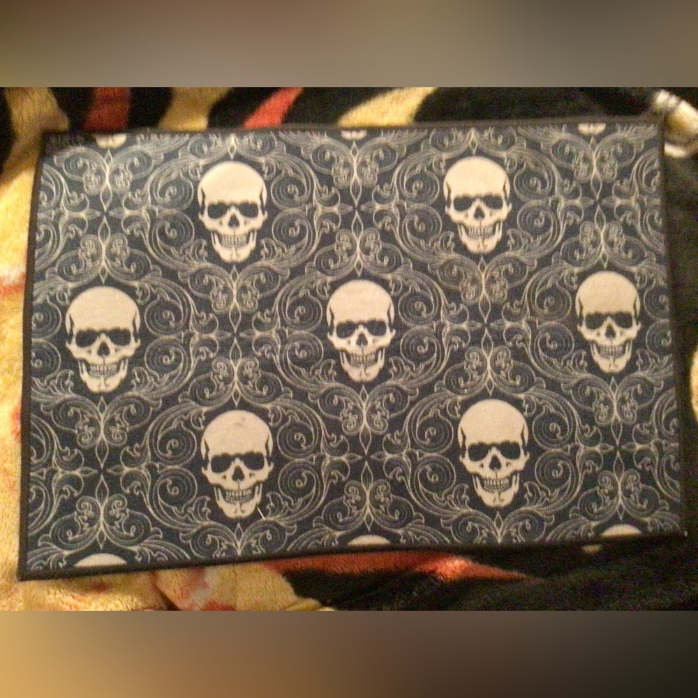 Skull Patterned Blue and White door Mat. Non-slip grip on rug *like new*